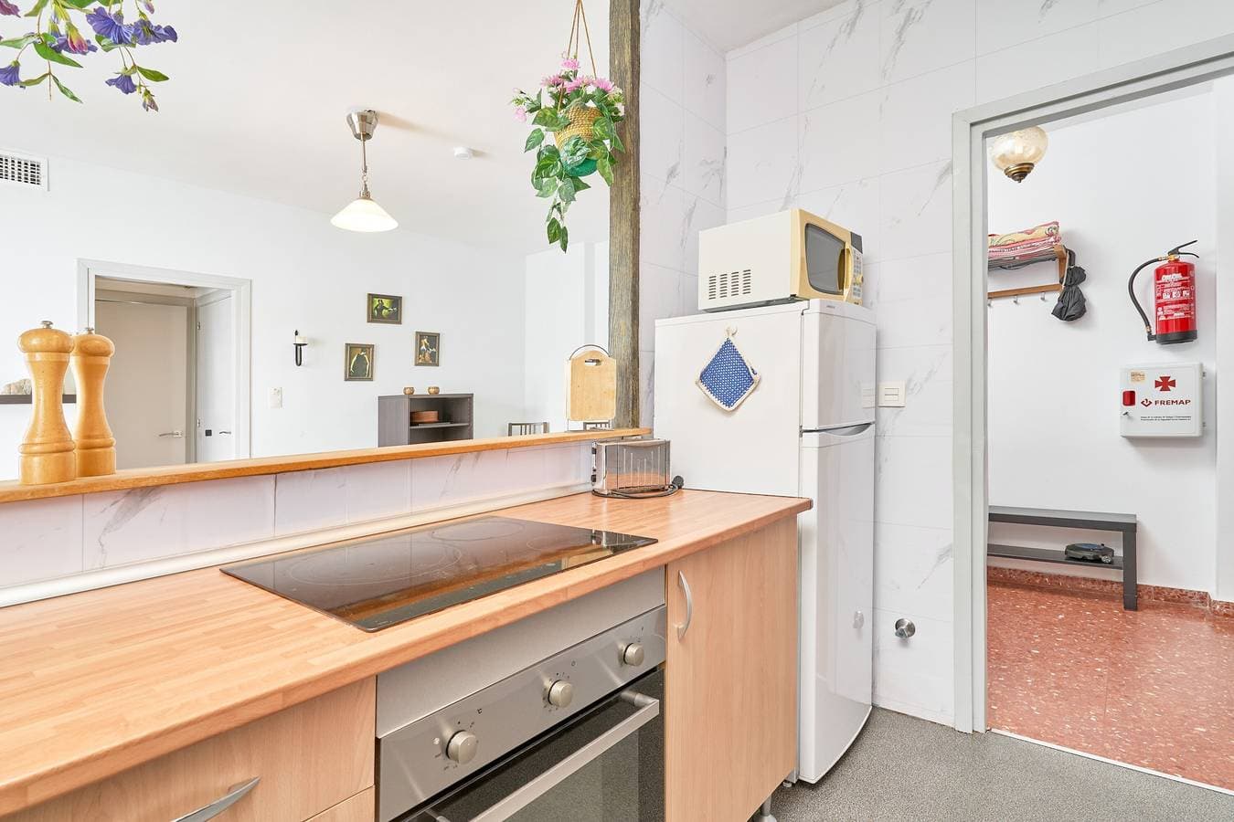 Foto 7 von 25: Ferienwohnung 'Apartamento 1a línea La Herradura' mit Meerblick, WLAN & Klimaanlage