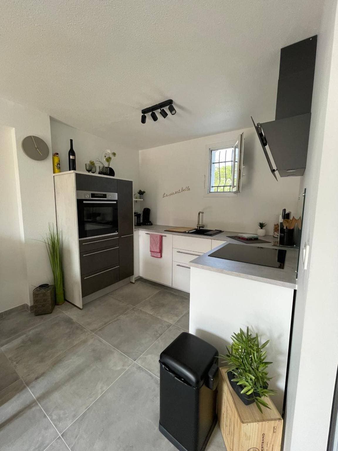 Foto 10 von 40: Ferienhaus 'Maison Lagune Bleue Gruissan' mit seitlichem Meerblick, WLAN und Klimaanlage