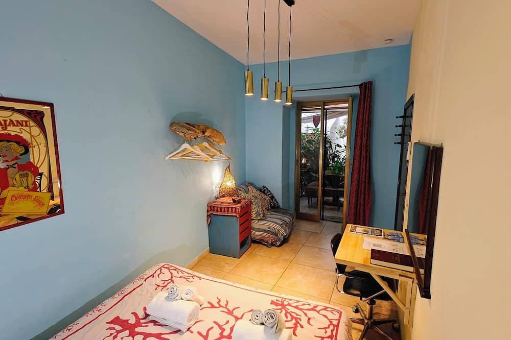 City centre room close to the seafront 1