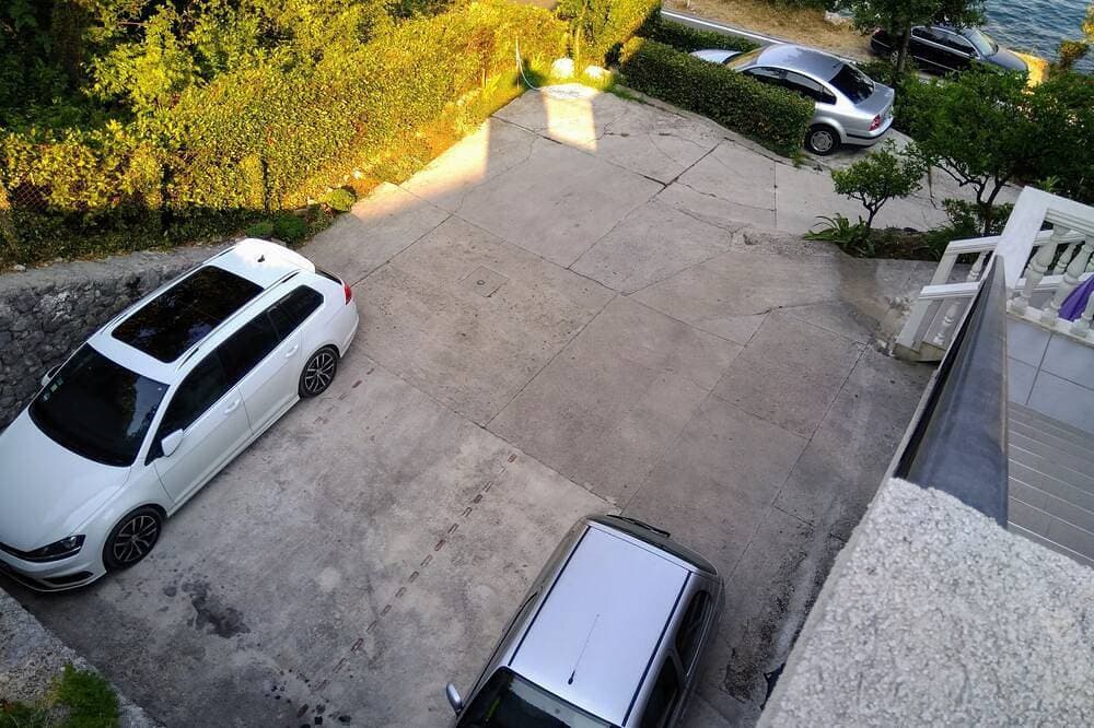 Foto 12 von 30: Villa Radonic Unit B - Atemberaubende Aussicht, tolle Lage, Uferpromenade, Parkplatz