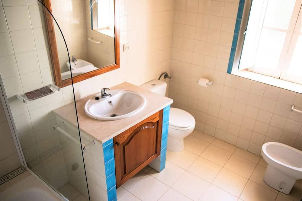 Foto 4 von 30: Geräumiges Familienhaus mit 2 Schlafzimmern und gemeinsamem Pool