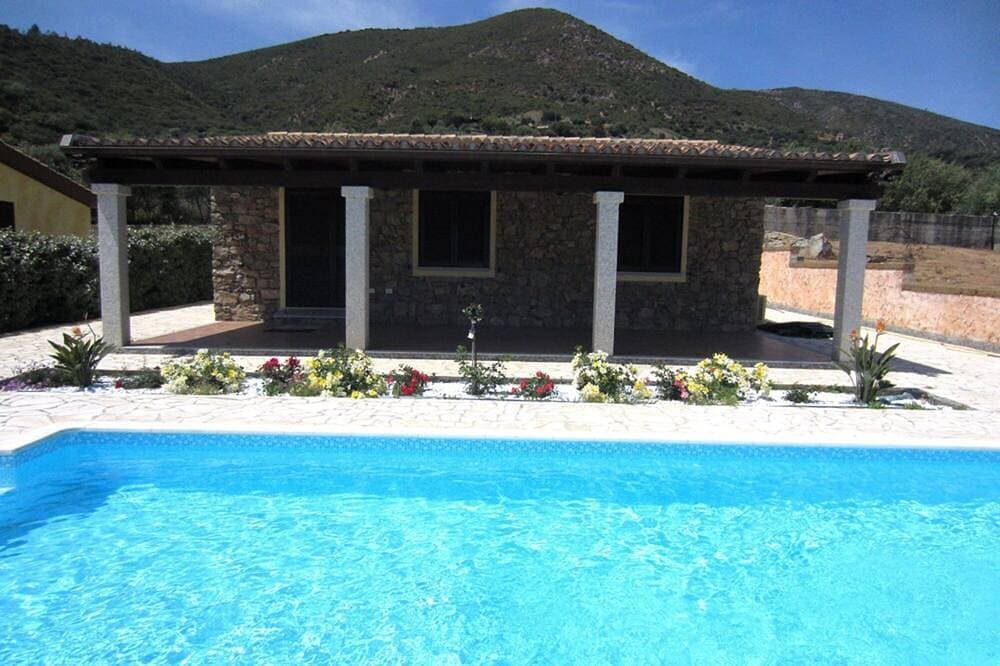 Unabhängige Villa in der wunderschönen und intimen Ort, Marina von Tertenia 1