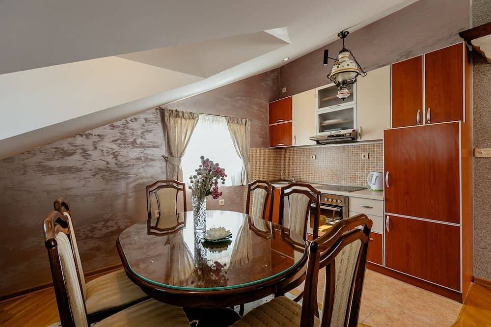 Foto 12 von 30: Beautiful big appartnent for 4 persons in a green environment, bathed in the sun