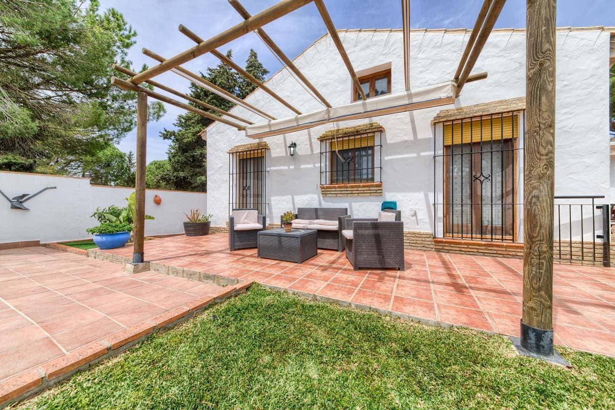 Foto 9 von 18: Casa Los Pinos Torre Atalaya - Andalusisches Cortijo mit viel Komfort und eingezäuntem Pool