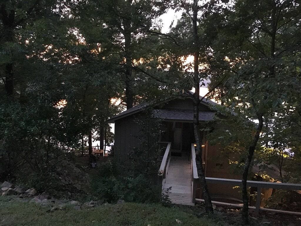Foto 7 von 50: Neues, abgelegenes Ferienhaus in Spencer Bay, Lake Catherine, nur wenige Minuten von Track & Town entfernt