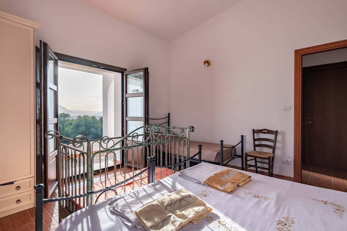 Foto 5 von 26: Casa Vacanze Bonu Iloghe: Bergblick, private Terrasse und WLAN in Dorgali