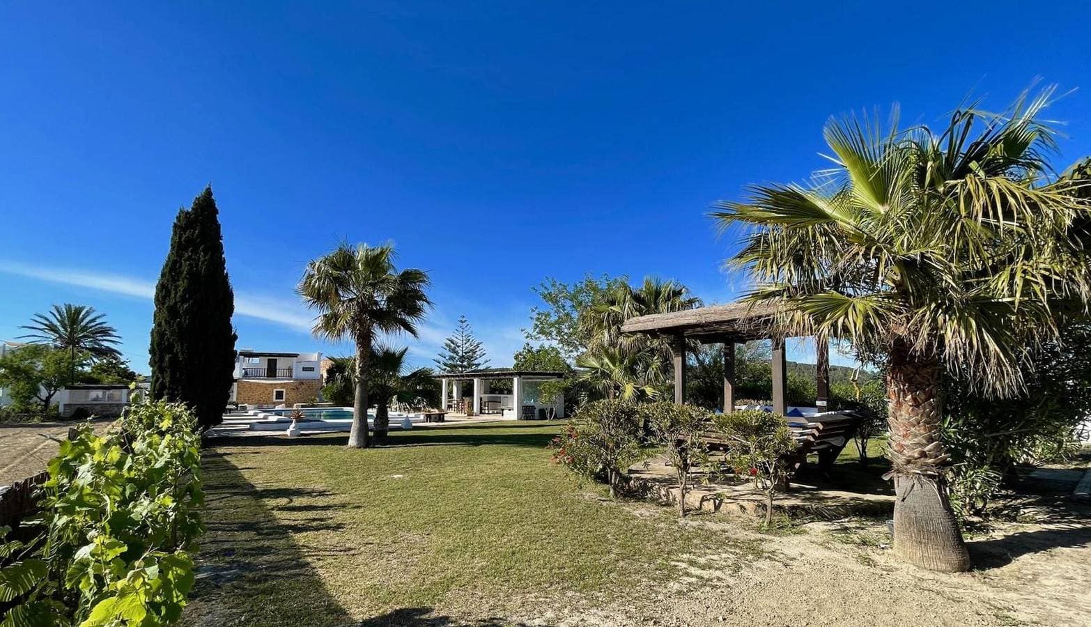 Foto 11 von 35: Villa „El Palau De Can Sergent“ mit Bergblick, WLAN und Klimaanlage