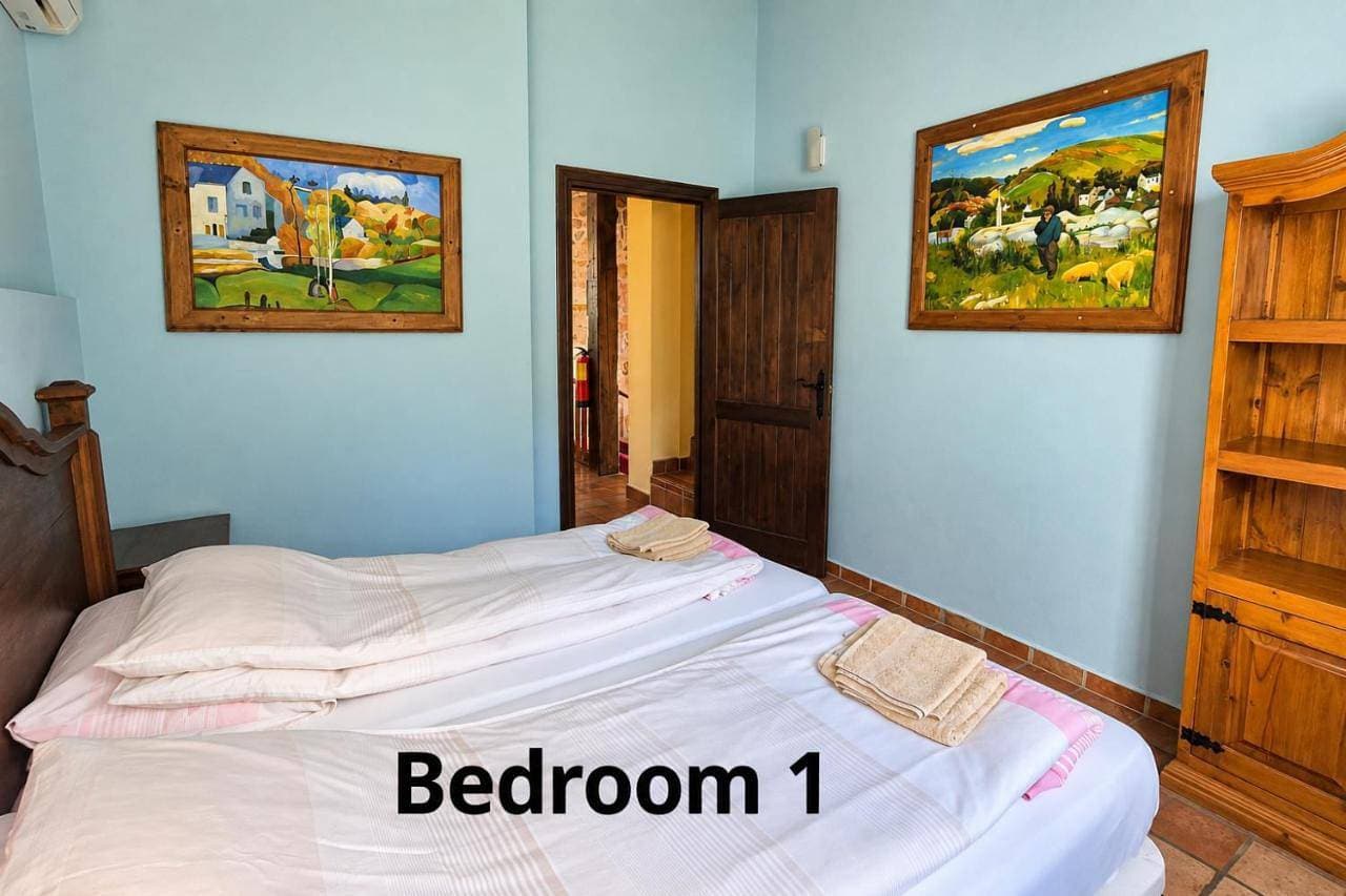 Foto 4 von 42: Three-Bedroom House