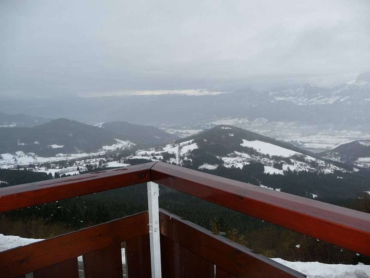 Foto 7 von 11: Renoviertes Studio nahe Zentrum, Balkon und TV