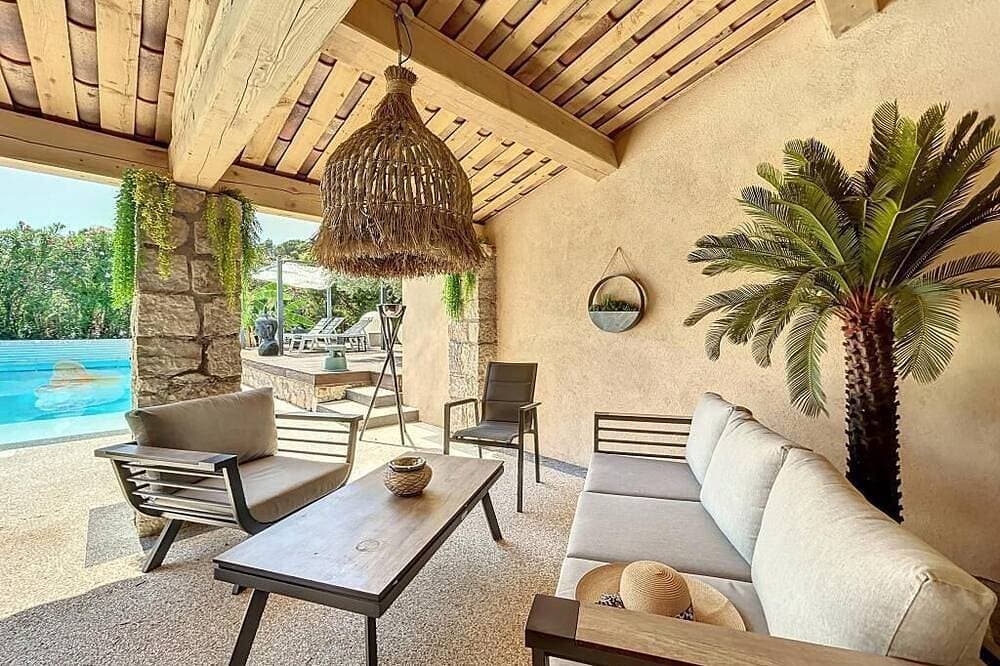 Foto 12 von 27: Family Villa with swimming pool tennis spa