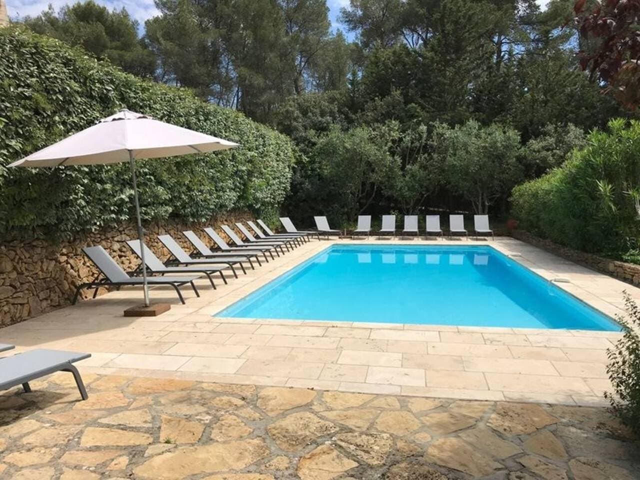 Familienwohnung, 2-8 Personen, In Provence Mas 16 Jh, Pool, Garten, Parkplatz 1
