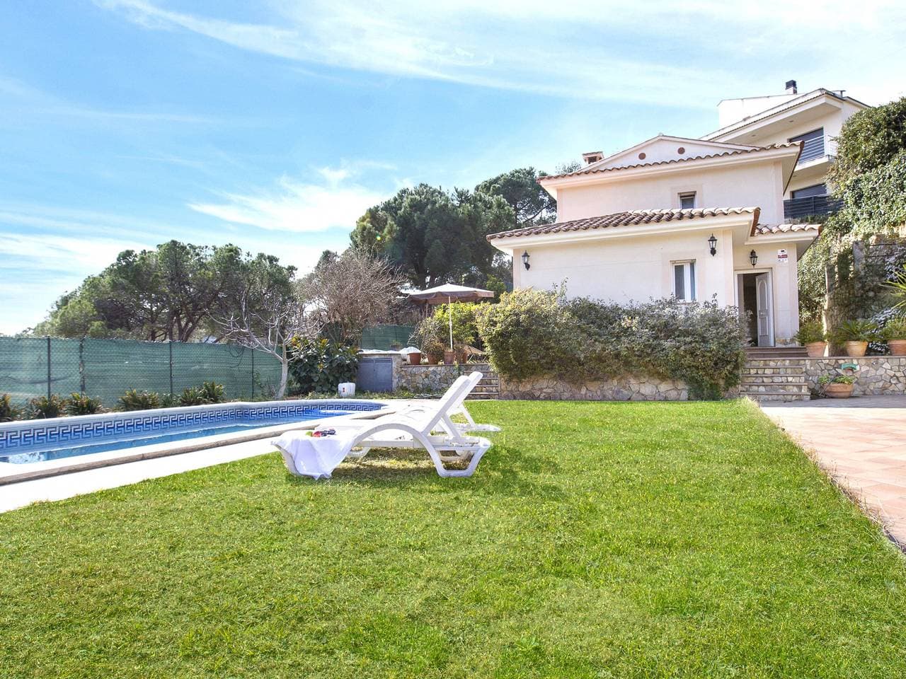 Foto 7 von 19: Villa à Lloret de Mar avec Piscine Privée, 6 Personnes, Parking, Proche de Cala Canyelles