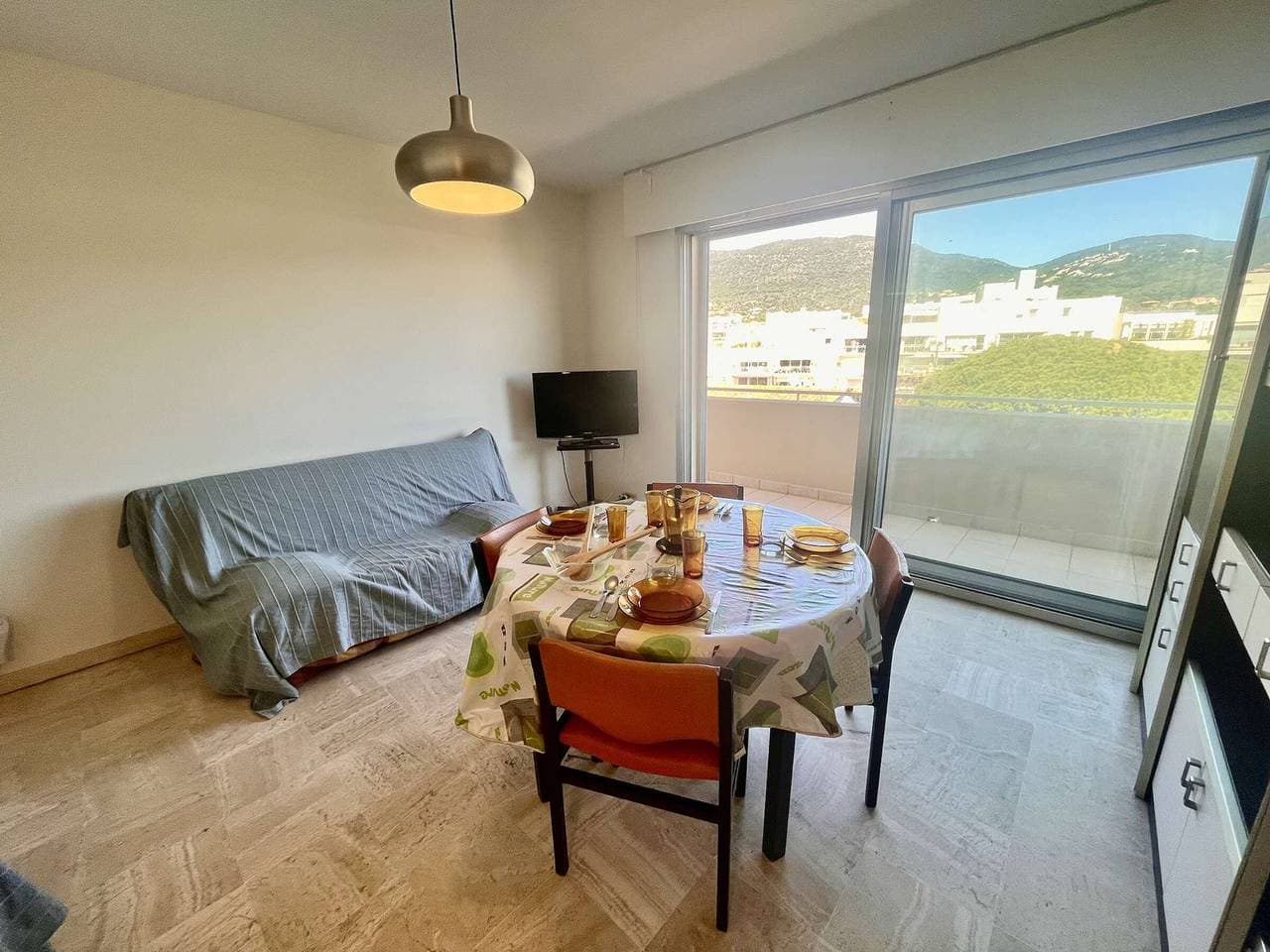 Foto 4 von 17: Cavalaire: 2-Zimmer-Wohnung, 300m zum Strand, Klimaanlage, Balkon
