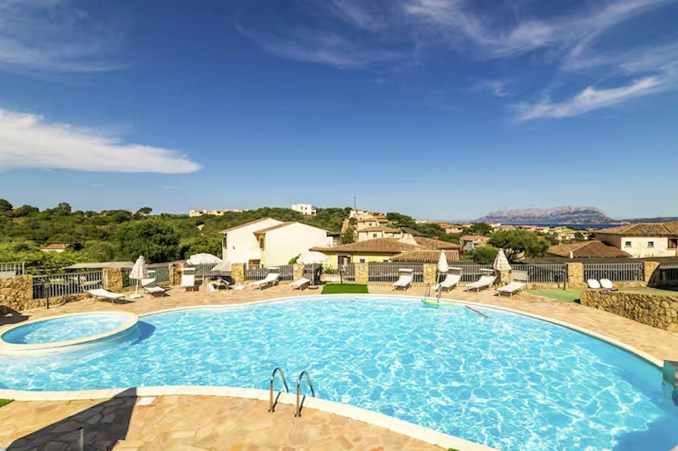 Foto 6 von 19: Belvedere Suite G - Wohnung mit Pool in Pittulongu