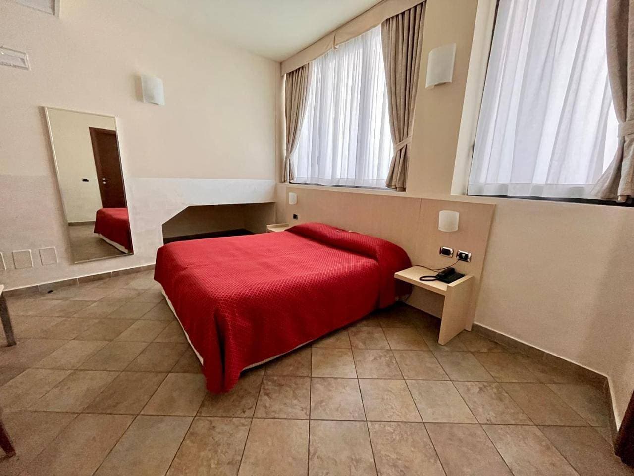 Foto 9 von 18: Standard Double or Twin Room
