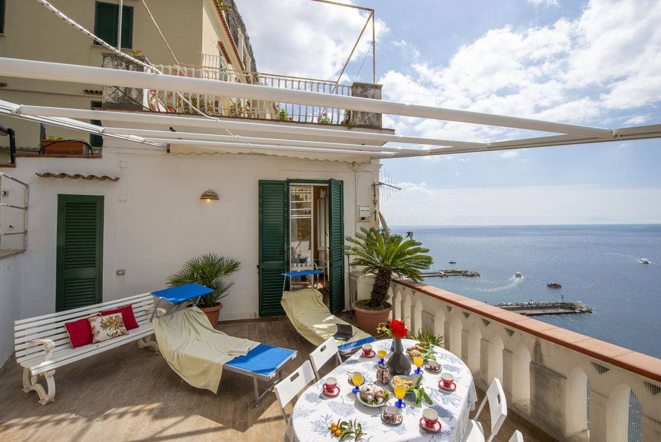 Foto 8 von 37: Ferienwohnung für 4 Personen mit Balkon/Terrasse
