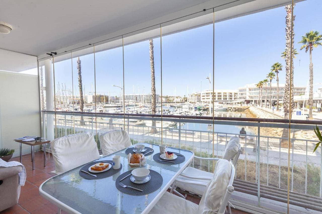 A65 - Marina Moor Apartment in Lagos 1