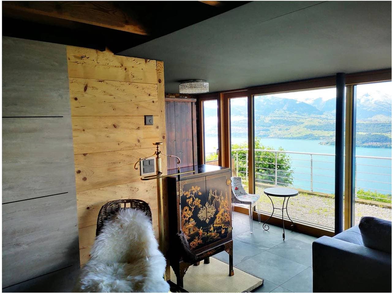 Foto 3 von 66: Chalet mit Panoramablick auf das Oberland und den Thunersee