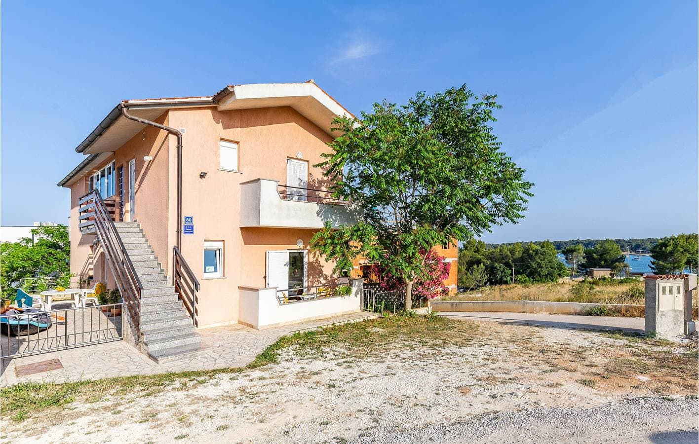 Foto 2 von 27: Gemütliche 1-Zimmer-Wohnung mit WLAN und Terrasse, 1,5 km vom Strand Bijeca entfernt