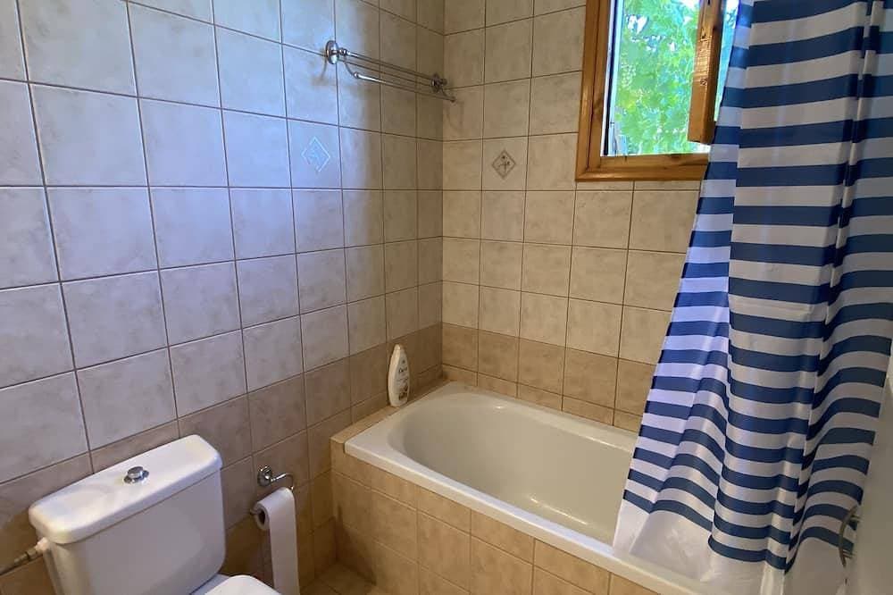 Foto 7 von 30: Quiet 2 bedroom air-conditioned villa with private pool, patio and roof terrace
