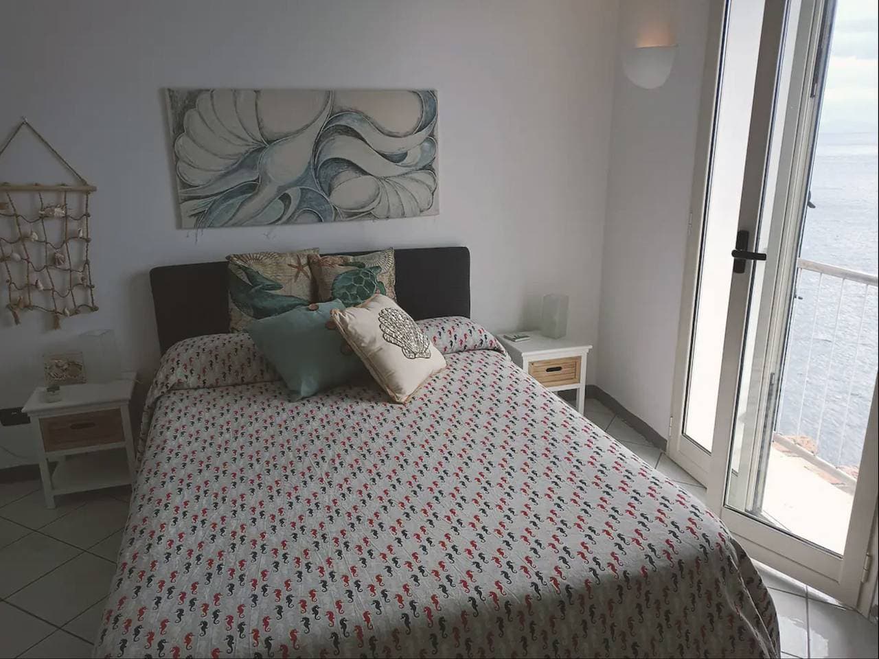 Foto 13 von 30: Villa auf einer natürlichen Klippe mit Blick auf das Meer, nur wenige Schritte