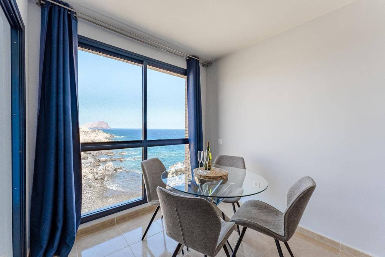 Stunning sea view in Los Abrigos 1
