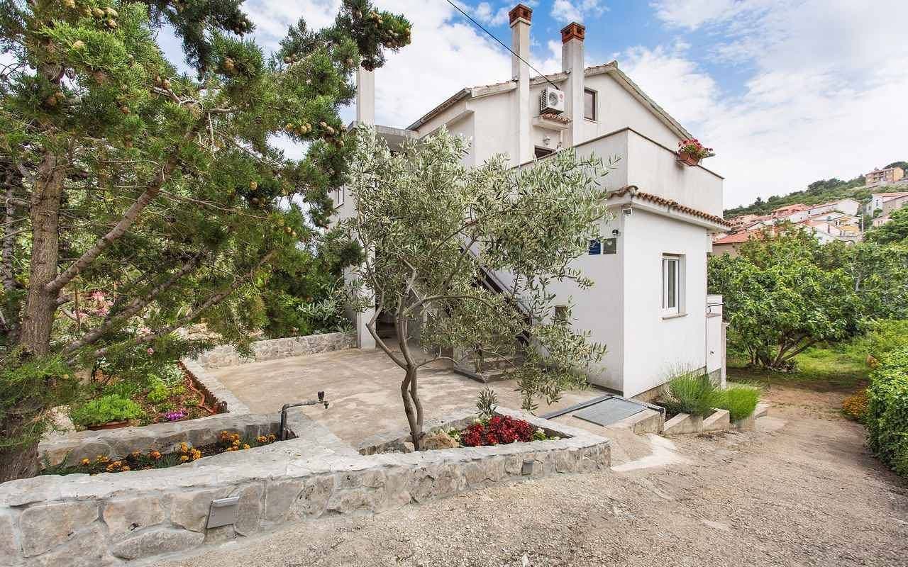 Foto 5 von 31: Ferienwohnung mit Klimananlage und Terrasse