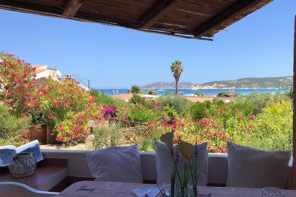 Three-room apartment Taverna sea view 200 mt beach 1