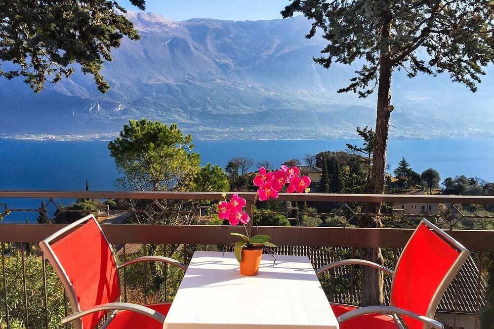 Bungalow zur alleinigen Verfügung mit freien Seeblick und Pool-Mitbenutzung 1