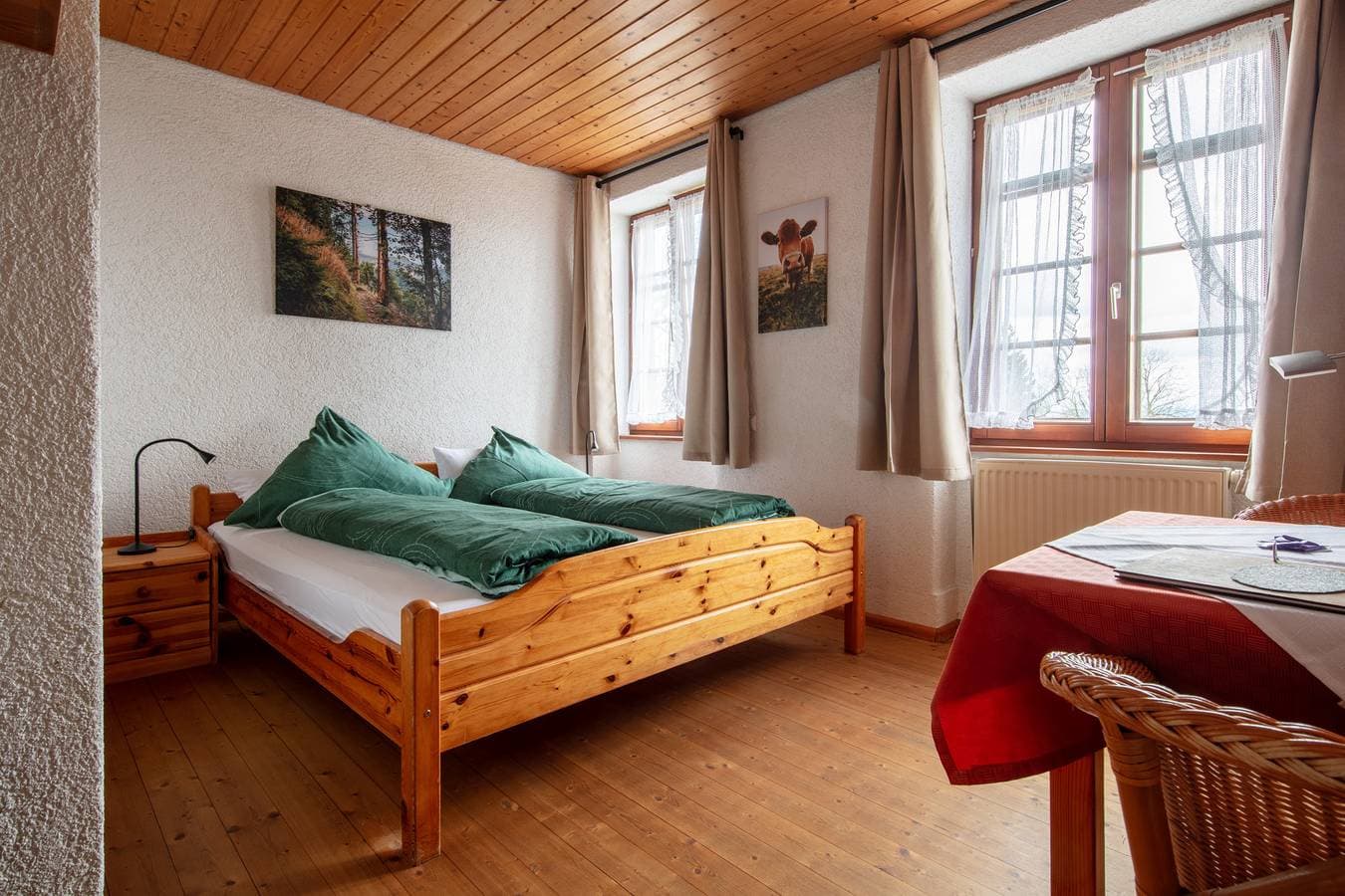 Foto 7 von 13: Gästehaus Kaltenbach - Doppelzimmer mit Dusche und Wc