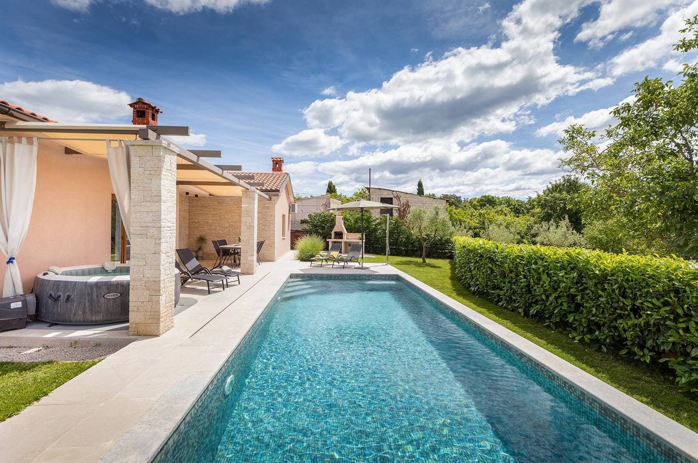 Foto 11 von 48: Villa Draga – Charmante Villa mit 2 Schlafzimmern, privatem Pool und Whirlpool