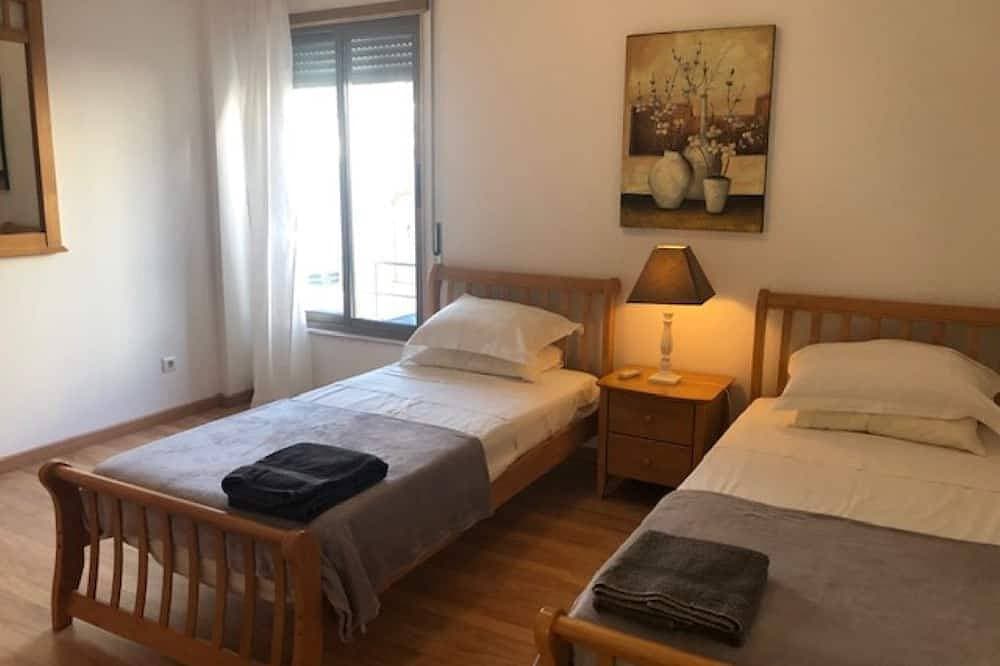 Foto 5 von 17: Erdgeschosswohnung mit Pool, zentrale Lage