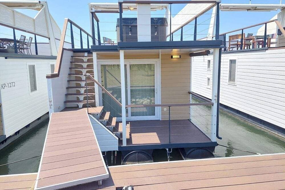 Foto 8 von 28: Oliva House Boat - Unique Experience near Beaches, Amenities, Fun and History