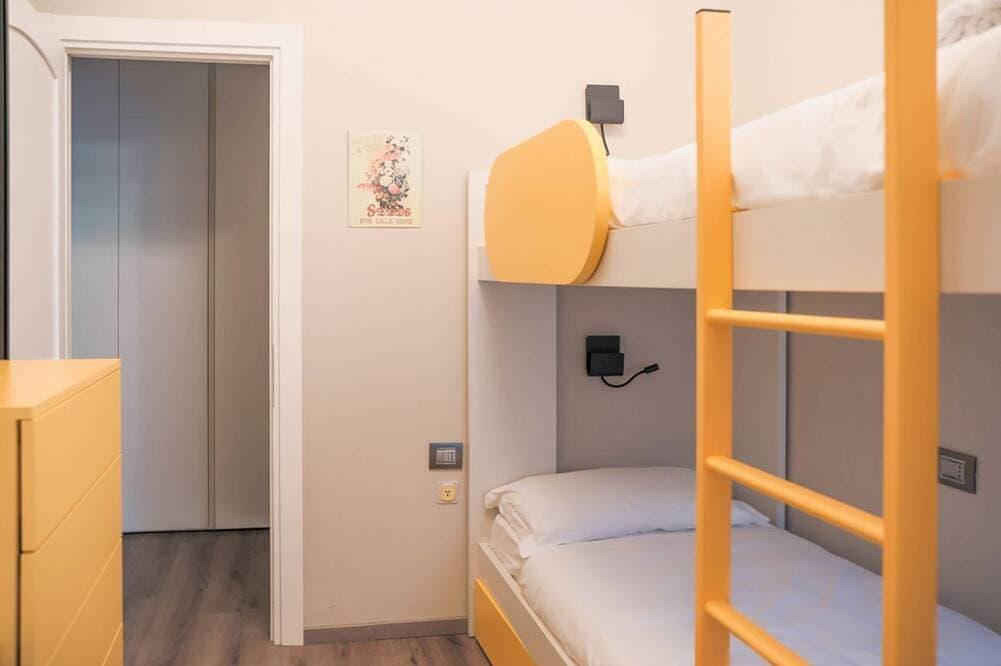 Foto 10 von 30: Willkommen in dieser schönen Wohnung in Grumo (Lierna), direkt vor dem wunderschönen Comer See. Diese fantastische Wohnung bietet Ihnen ein unglaubliches und unvergessliches Erlebnis mit atemberaubendem Seeblick. Dieser gemütliche Ort hat alles, was Sie b