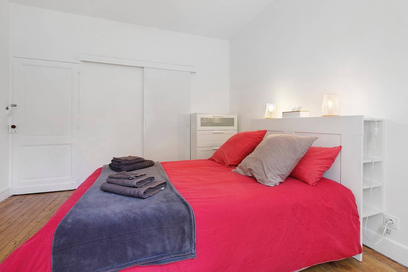 Foto 9 von 23: Gästezimmer Lalande de Pomerol mit gemeinsamer Terrasse, Garten und WLAN