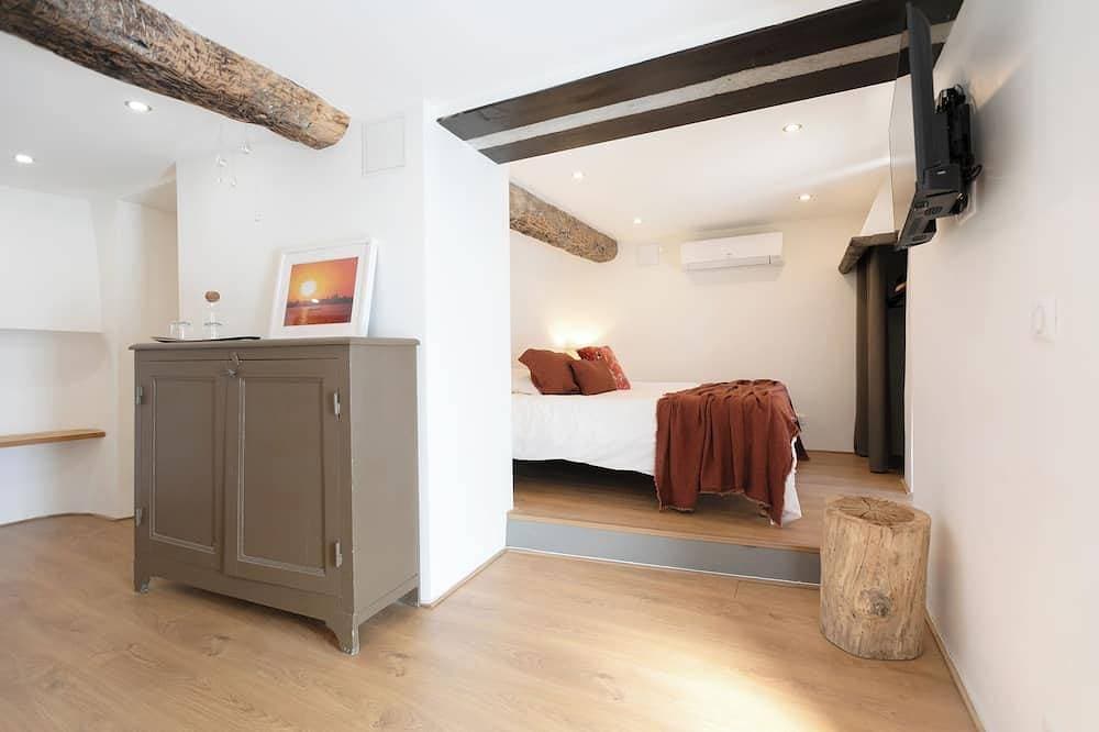 Foto 3 von 14: Mas Osmeea - Mimosa Suite.  On the 1st floor of a wing of the farmhouse, privacy preserved.