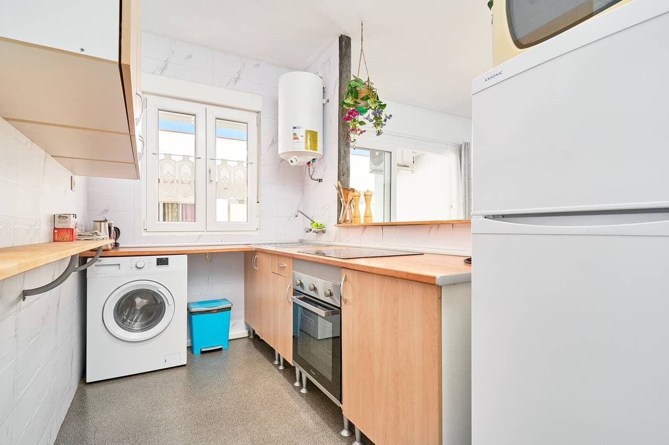 Foto 6 von 25: Ferienwohnung 'Apartamento 1a línea La Herradura' mit Meerblick, WLAN & Klimaanlage