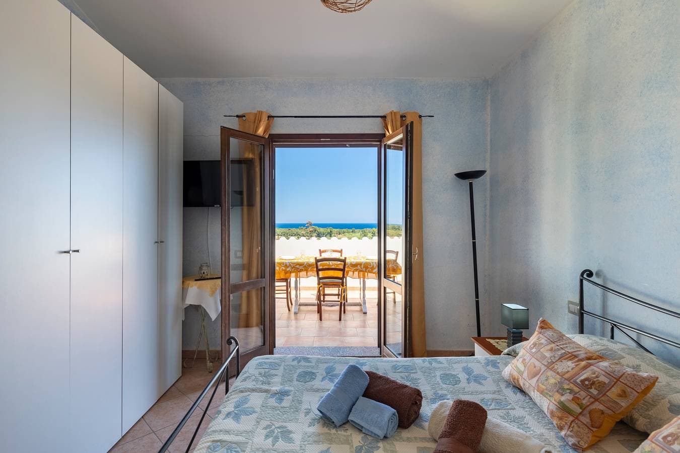 Foto 9 von 21: Haustierfreundliches Ferienhaus Vista Mare mit Meerblick, Garten und WLAN
