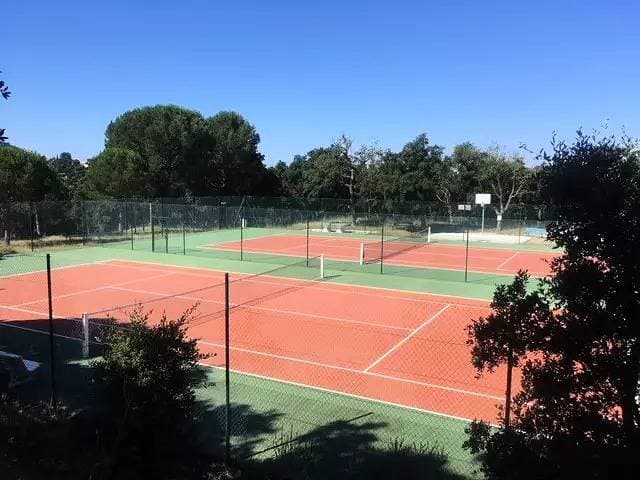 Foto 12 von 16: Klimatisiert Mazet für 4 Personen mit Tennis und Schwimmbad in La Londes-Les-Maures