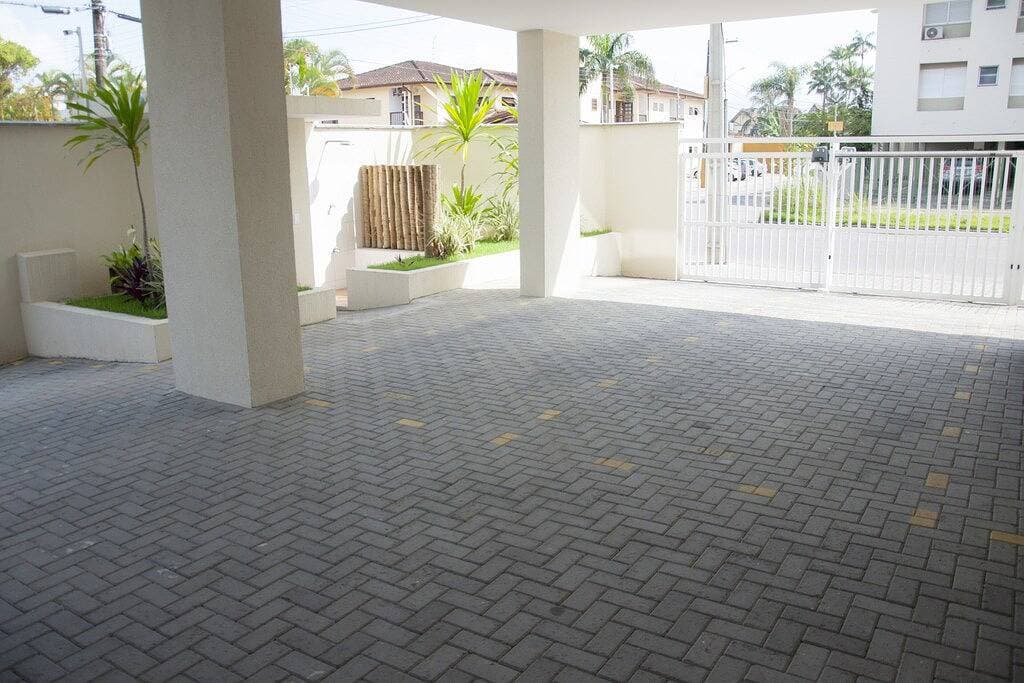 Foto 7 von 50: Neue Wohnung mit Gourmet-Balkon, Klimaanlage, 2 freien Zimmern, WLAN 20 Mb und Smart TV, 200 m vom Strand entfernt