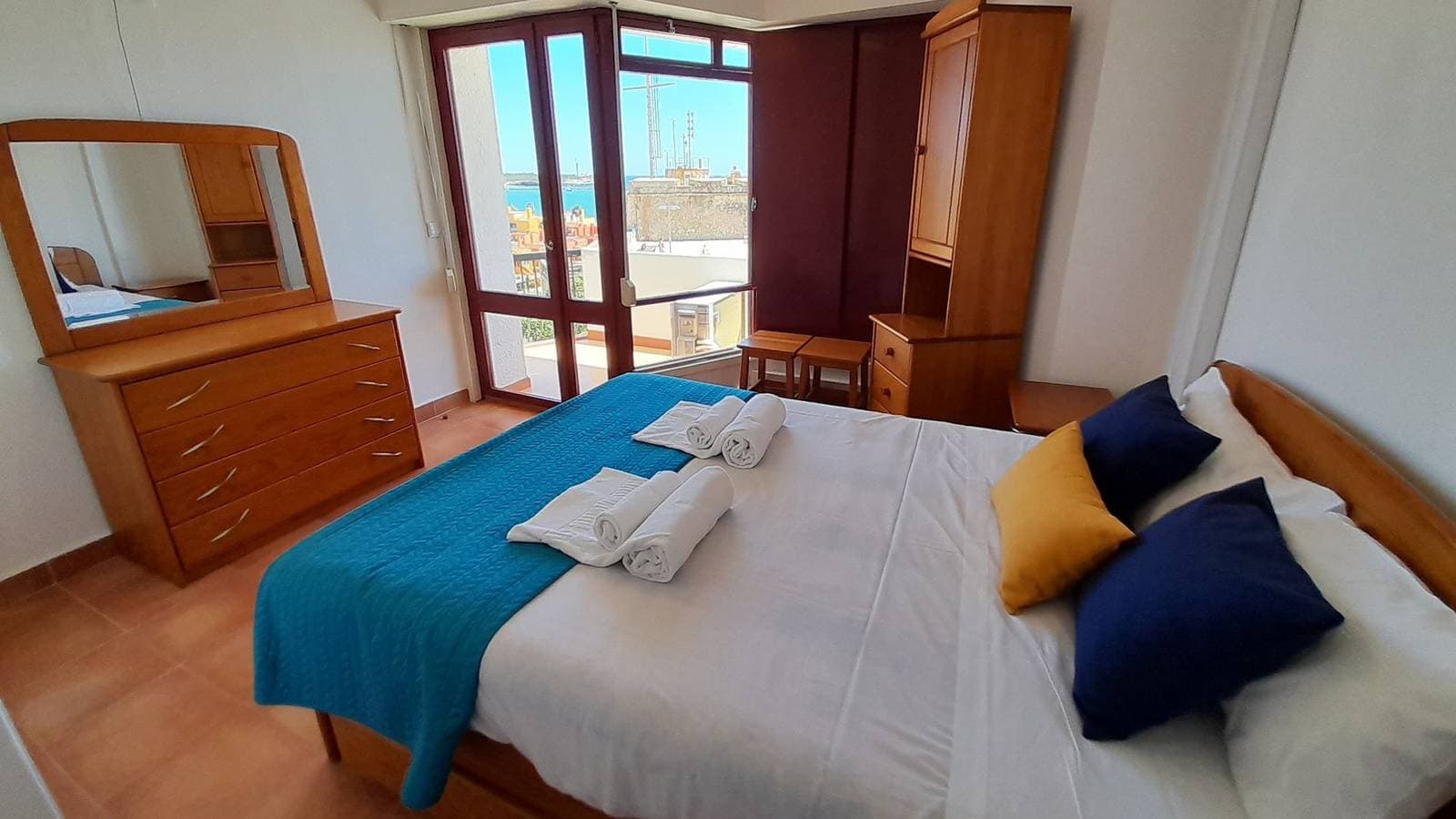Foto 11 von 25: Ferienwohnung für 4 Personen mit Meerblick