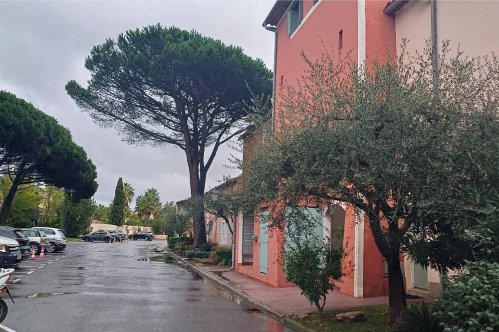 Foto 10 von 16: Port Grimaud - Studio Cab 4 person - Harbor view - access to St Tropez by sea.