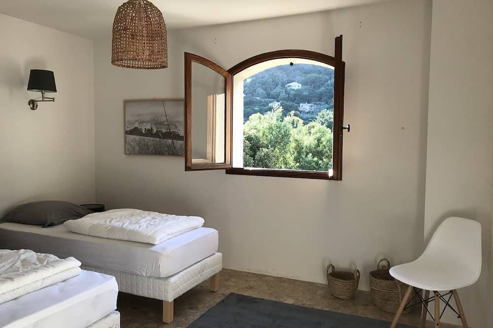 Foto 3 von 23: Hübsches Haus, 5 Schlafzimmer 300 m vom Strand entfernt.