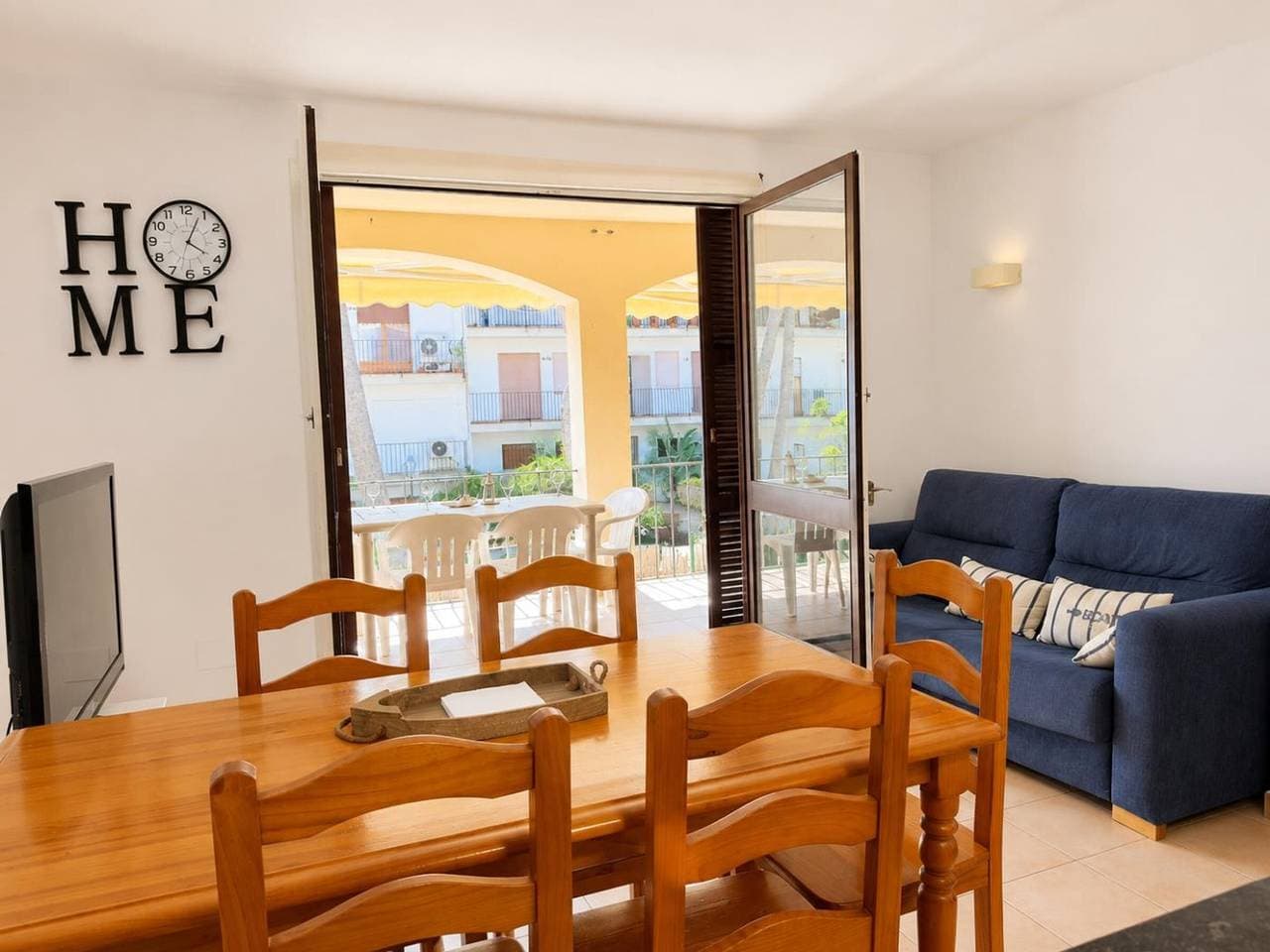 Neu renovierte Wohnung, 1 Min zum Strand, ruhig, 2 Schlafzimmer, Terrasse, Wi-Fi 1