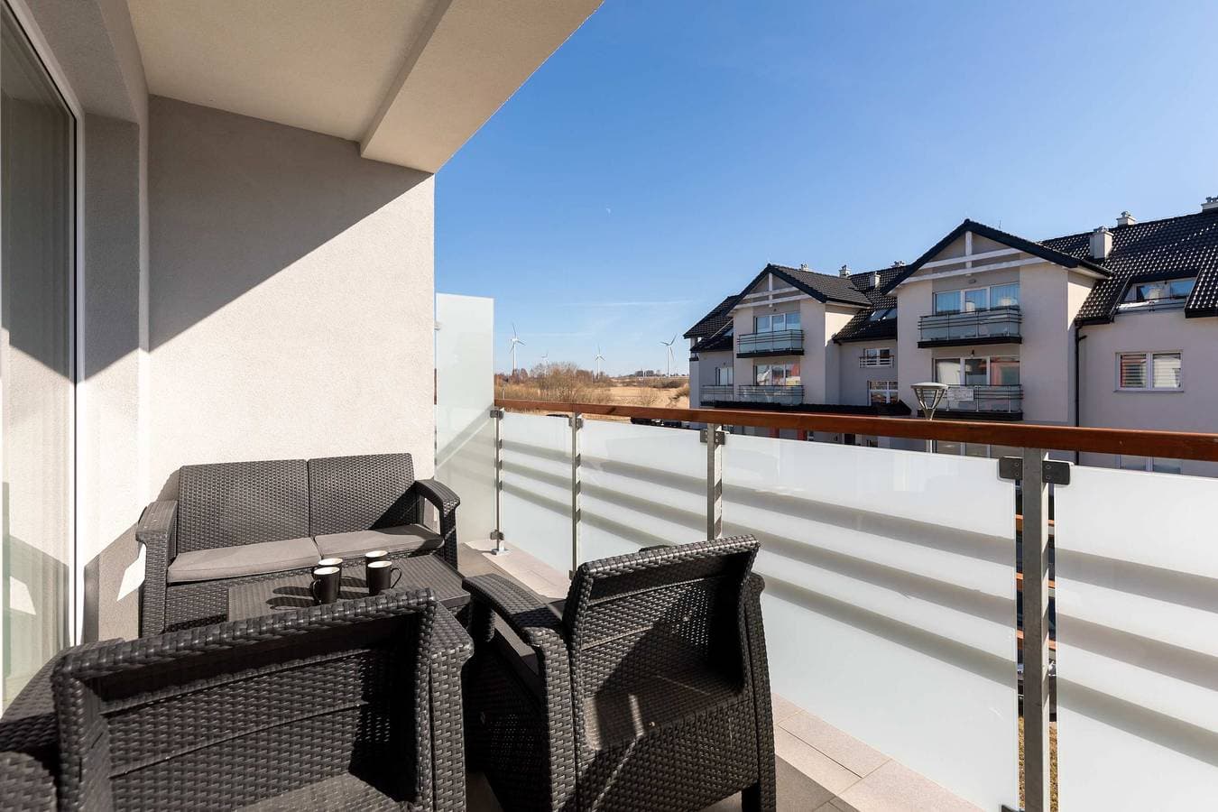 Foto 11 von 26: Spacious Apartment | Balcony | Private Parking