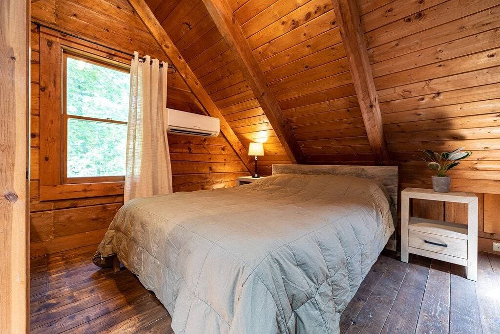 Foto 13 von 30: Falling Leaf Cabin Secluded Mit Blick auf die Berge!
