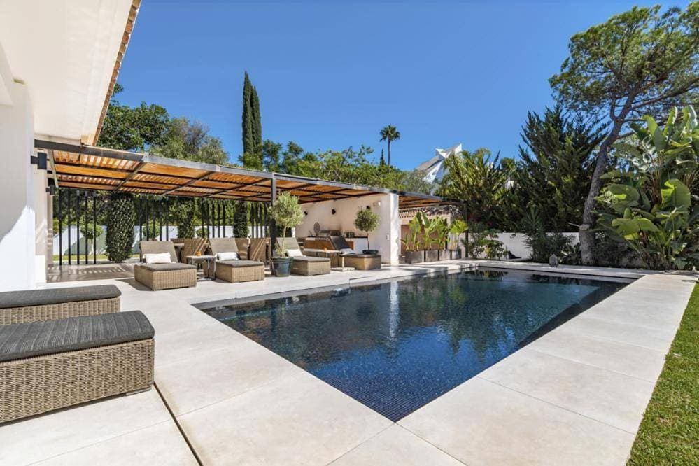 Villa Terra with private pool 1
