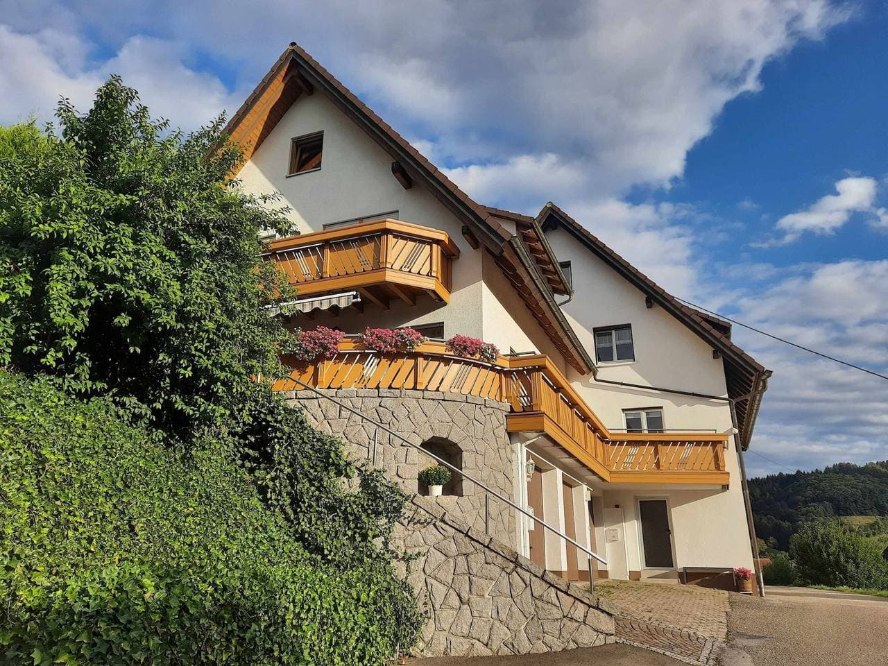 Foto 2 von 29: Ferienwohnung mit Blick ins Mühlendorf