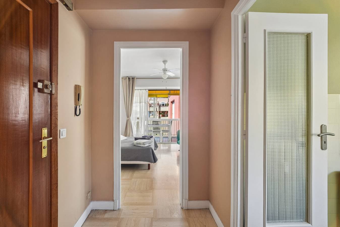 Foto 9 von 21: Studio 'Nur wenige Schritte vom Meer entfernt' mit Balkon, WLAN und Klimaanlage
