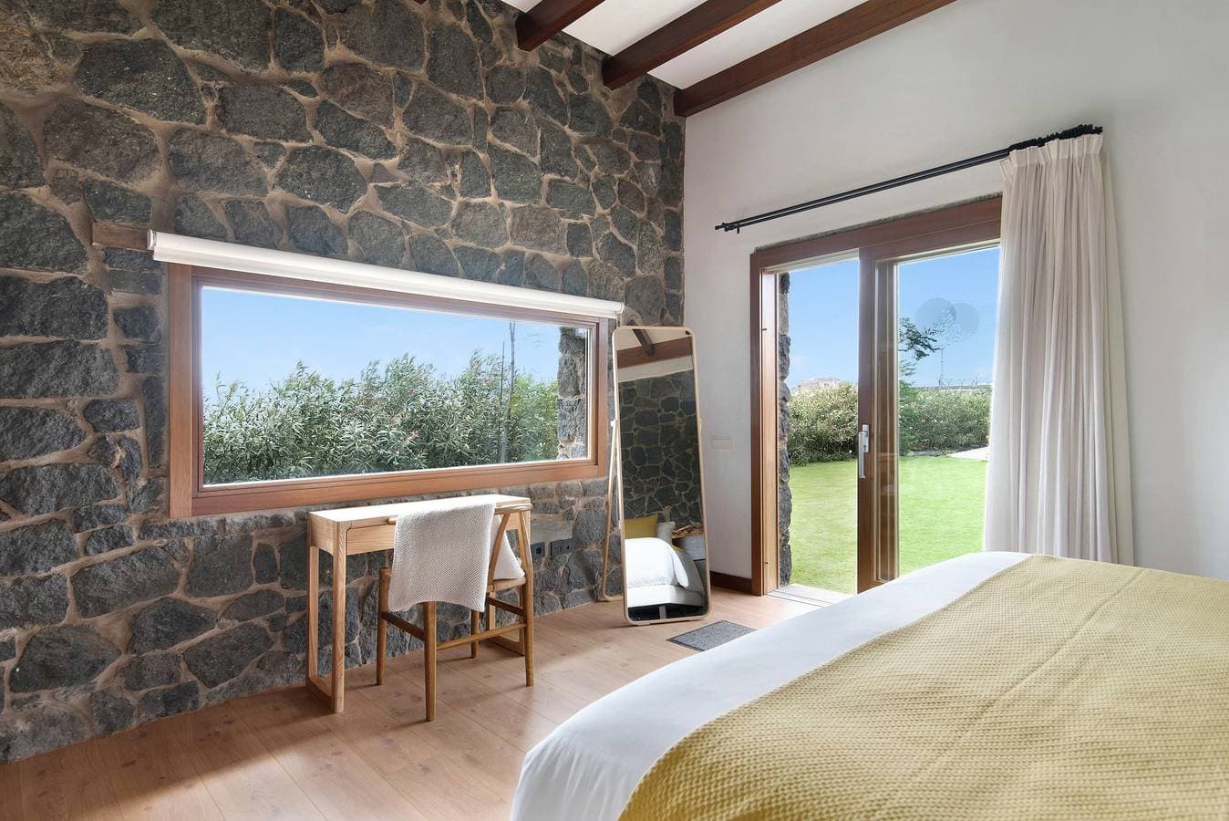 Foto 12 von 28: Landhaus 'Jacaranda – Finca La Suerte Grande' mit Bergblick und Gemeinschaftspool